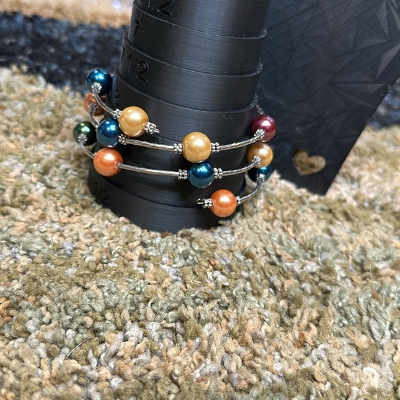 Memory Wire Wrap Bracelet with Multiple Colors of Faux Pearls and Spacers NWOT - Picture 5 of 10